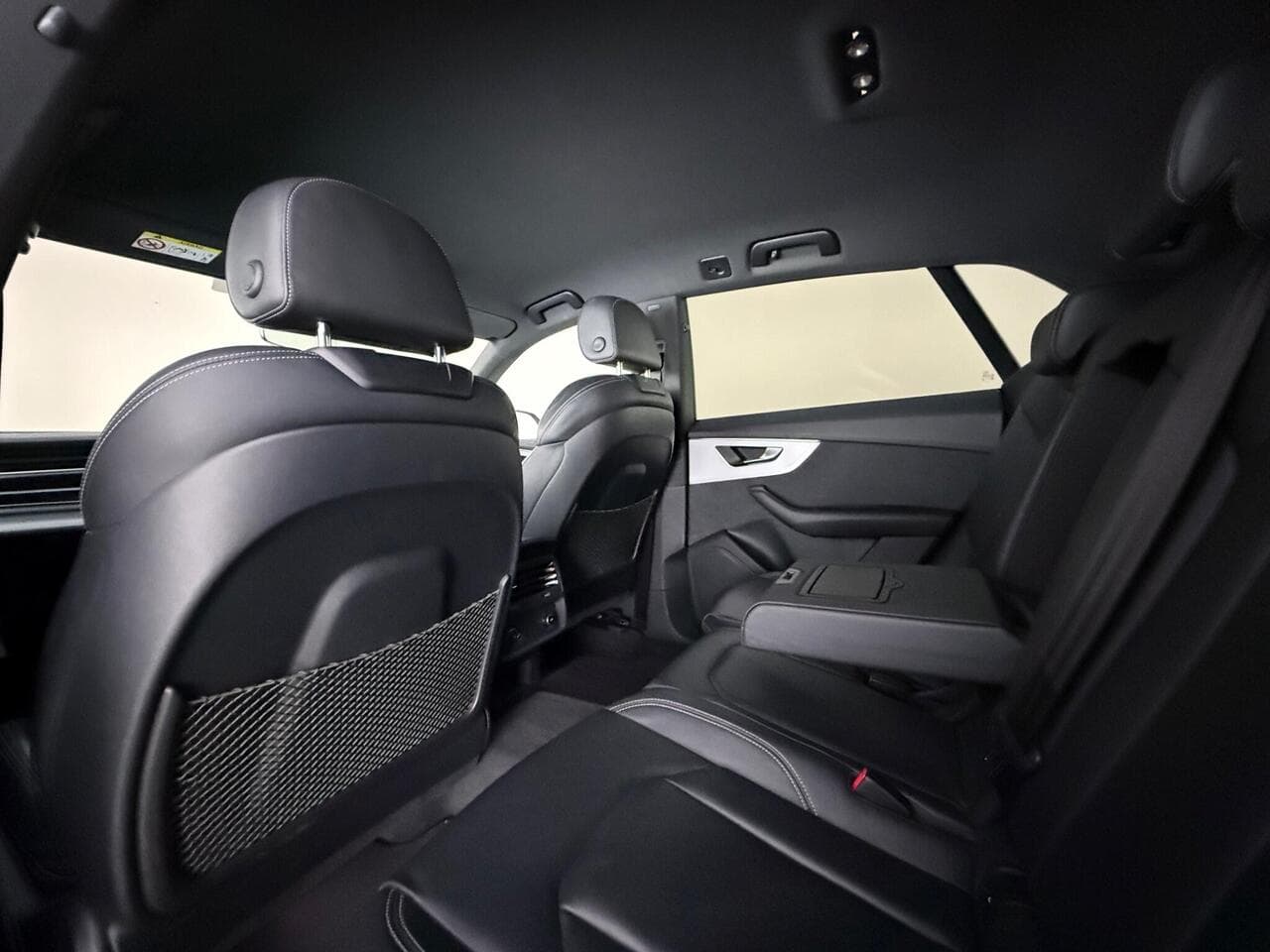 Audi Q8 thumbnail Seats Rear