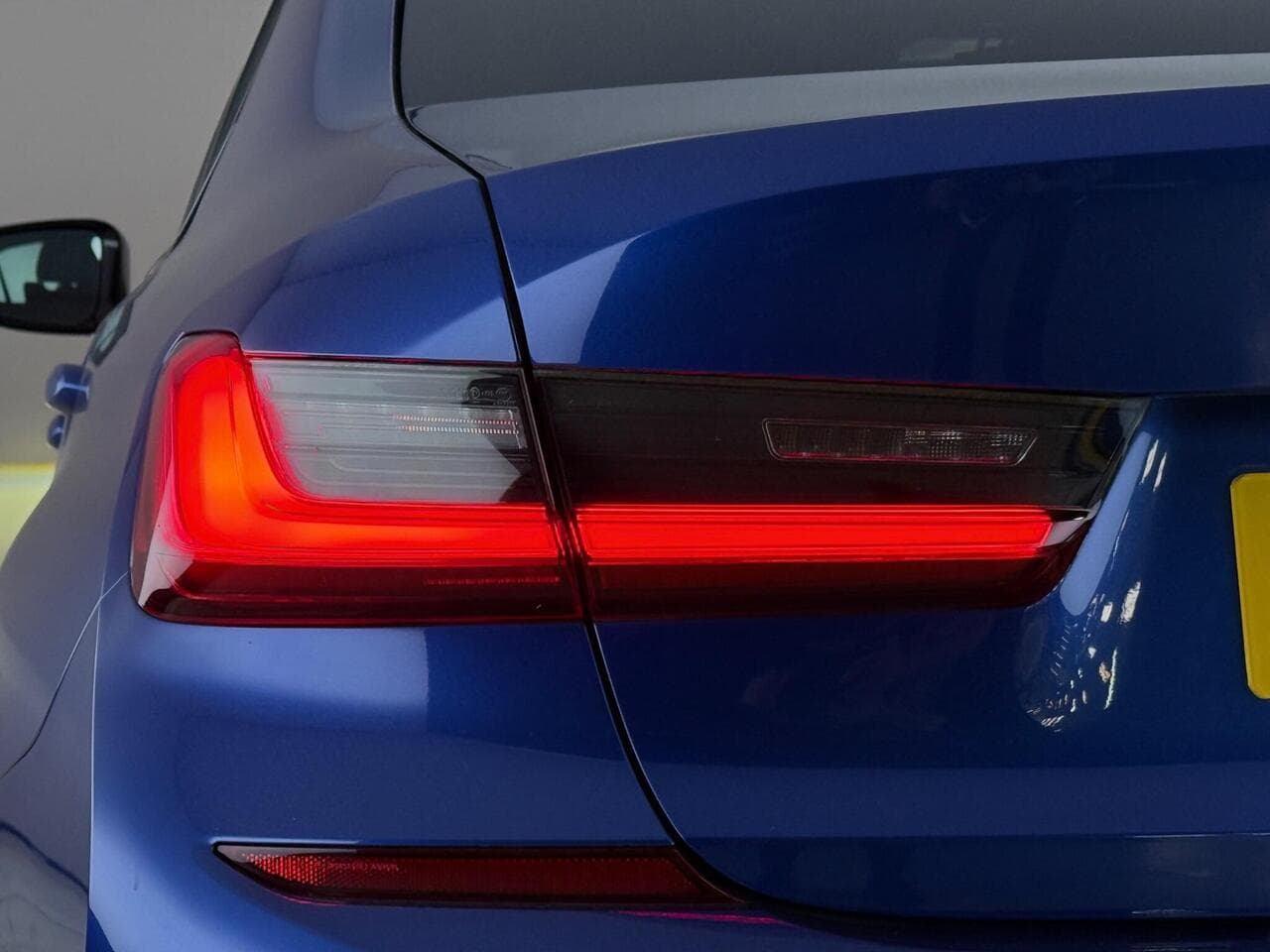 BMW 3 Series thumbnail Lights Rear