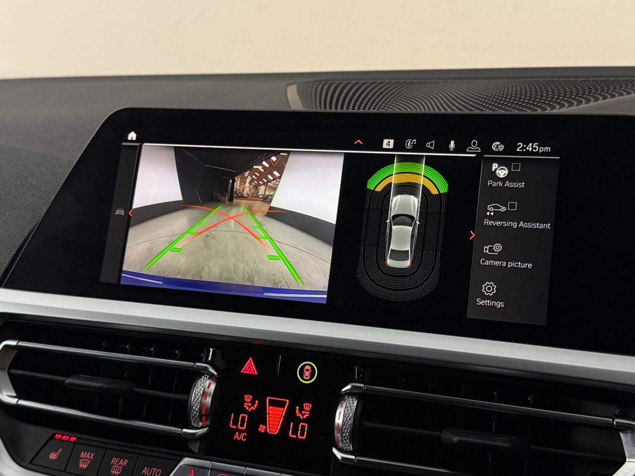 BMW 3 Series thumbnail Infotainment System
