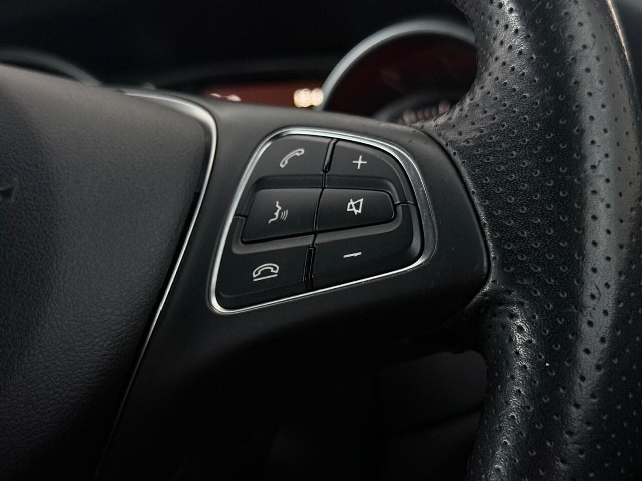 Mercedes-Benz CLA thumbnail Misc Controls