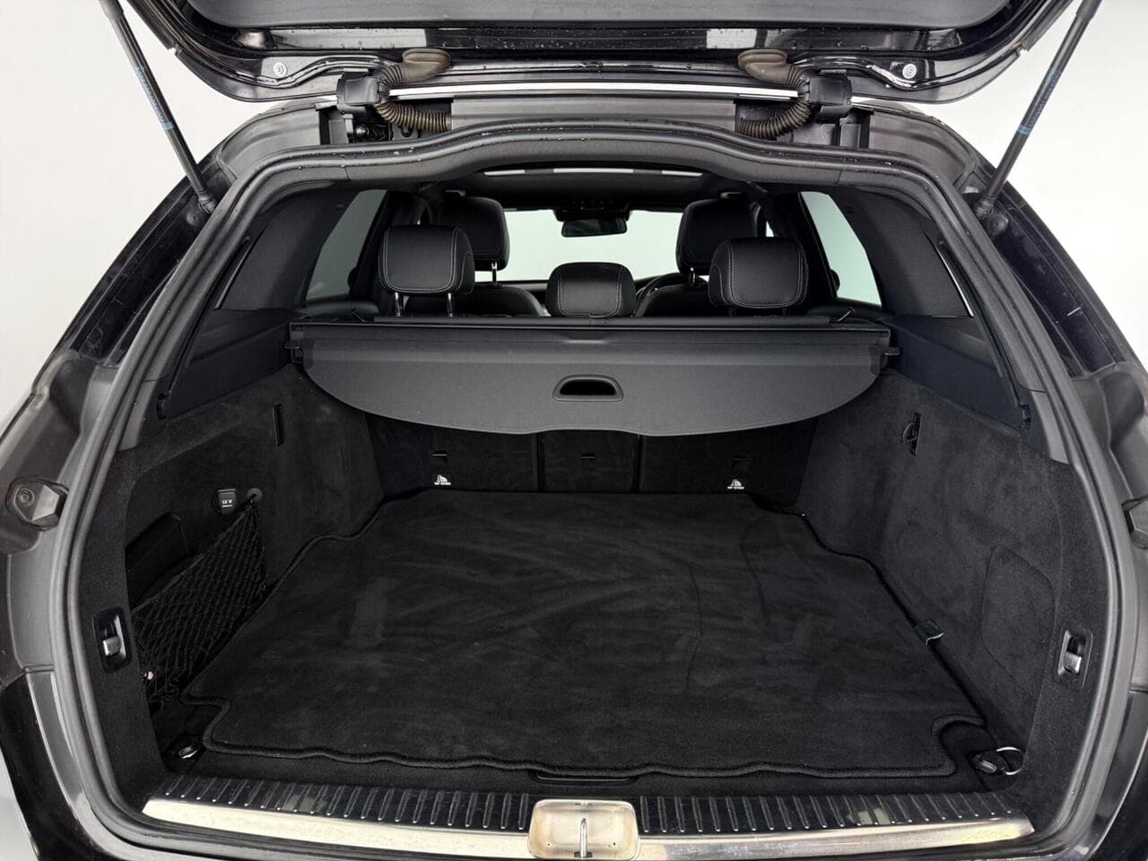 Mercedes-Benz C Class thumbnail Boot