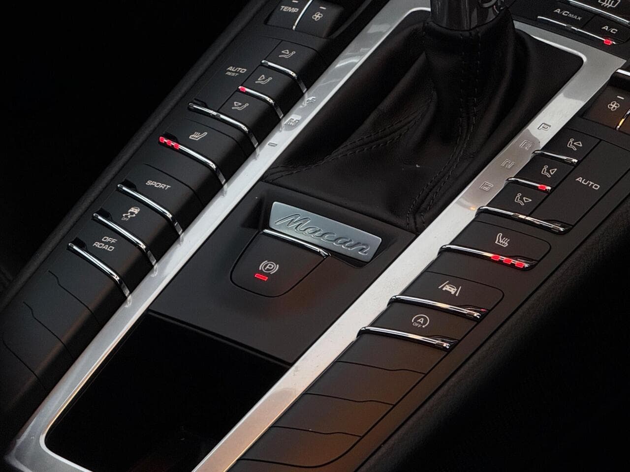 Porsche Macan thumbnail Inconclusive