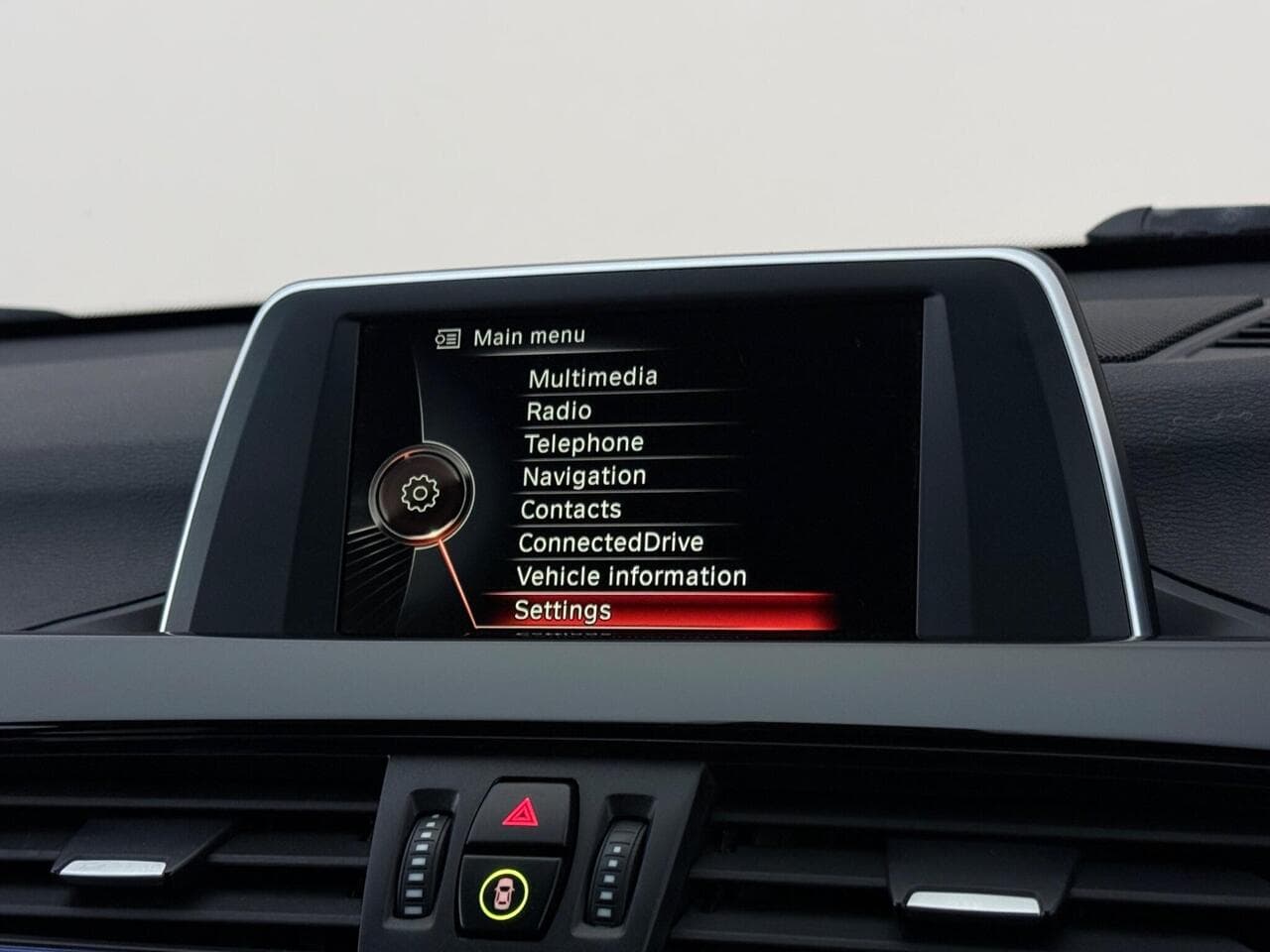 BMW X1 thumbnail Infotainment System