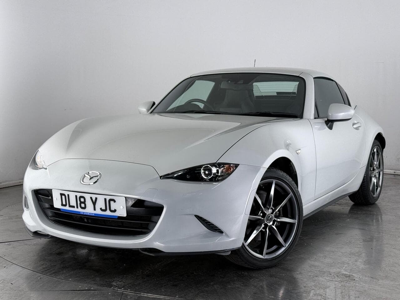 Mazda MX-5 RF thumbnail Front Left
