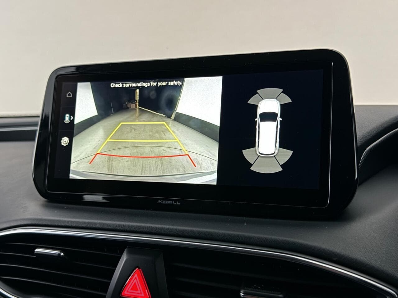 Hyundai Santa Fe thumbnail Infotainment System