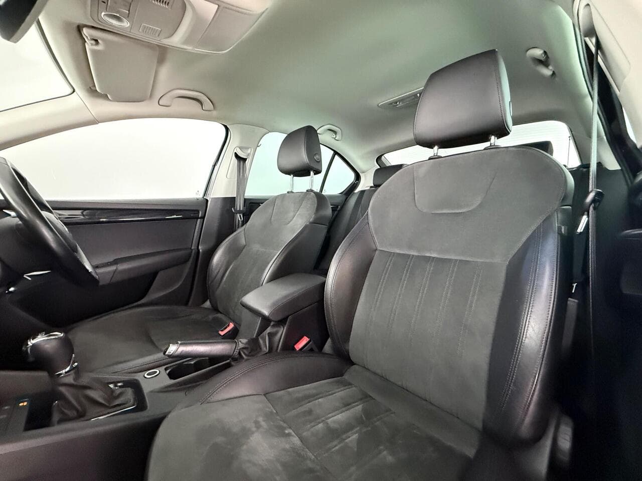 Skoda Octavia thumbnail Seat Front Passenger