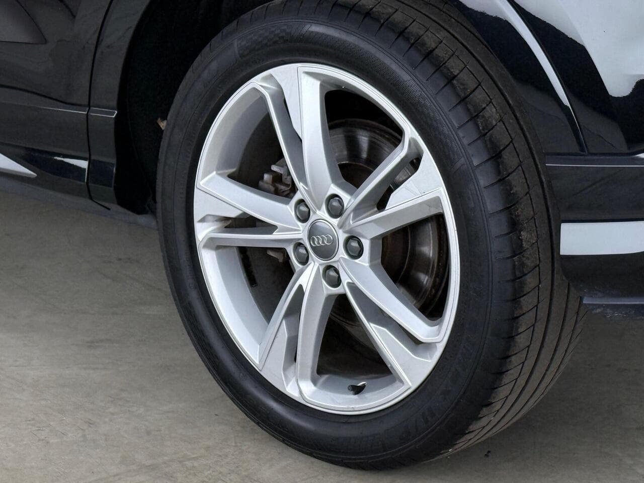 Audi Q3 thumbnail Wheel