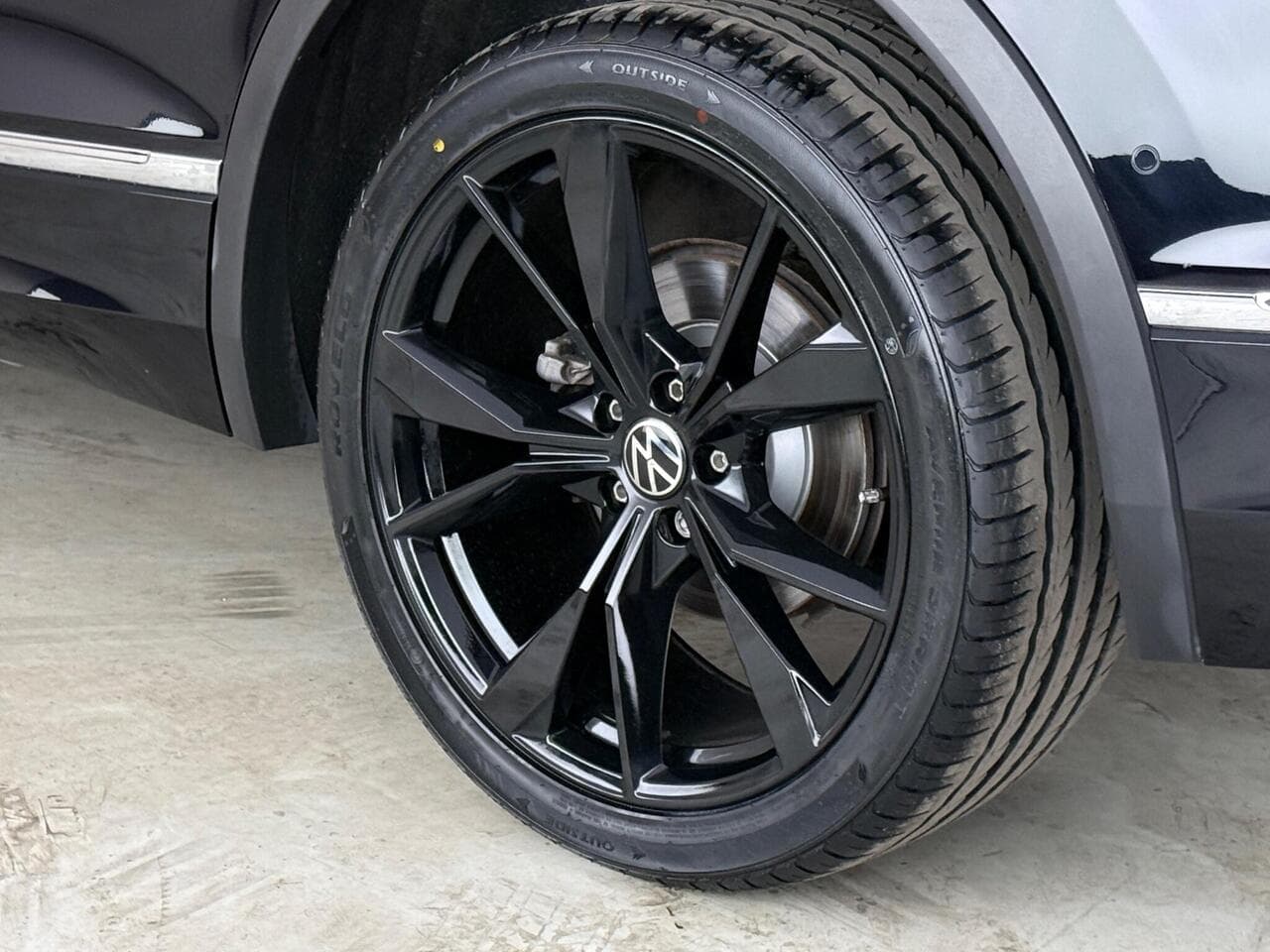Volkswagen Tiguan thumbnail Wheel