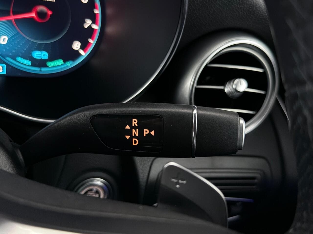 Mercedes-Benz GLC thumbnail Misc Controls