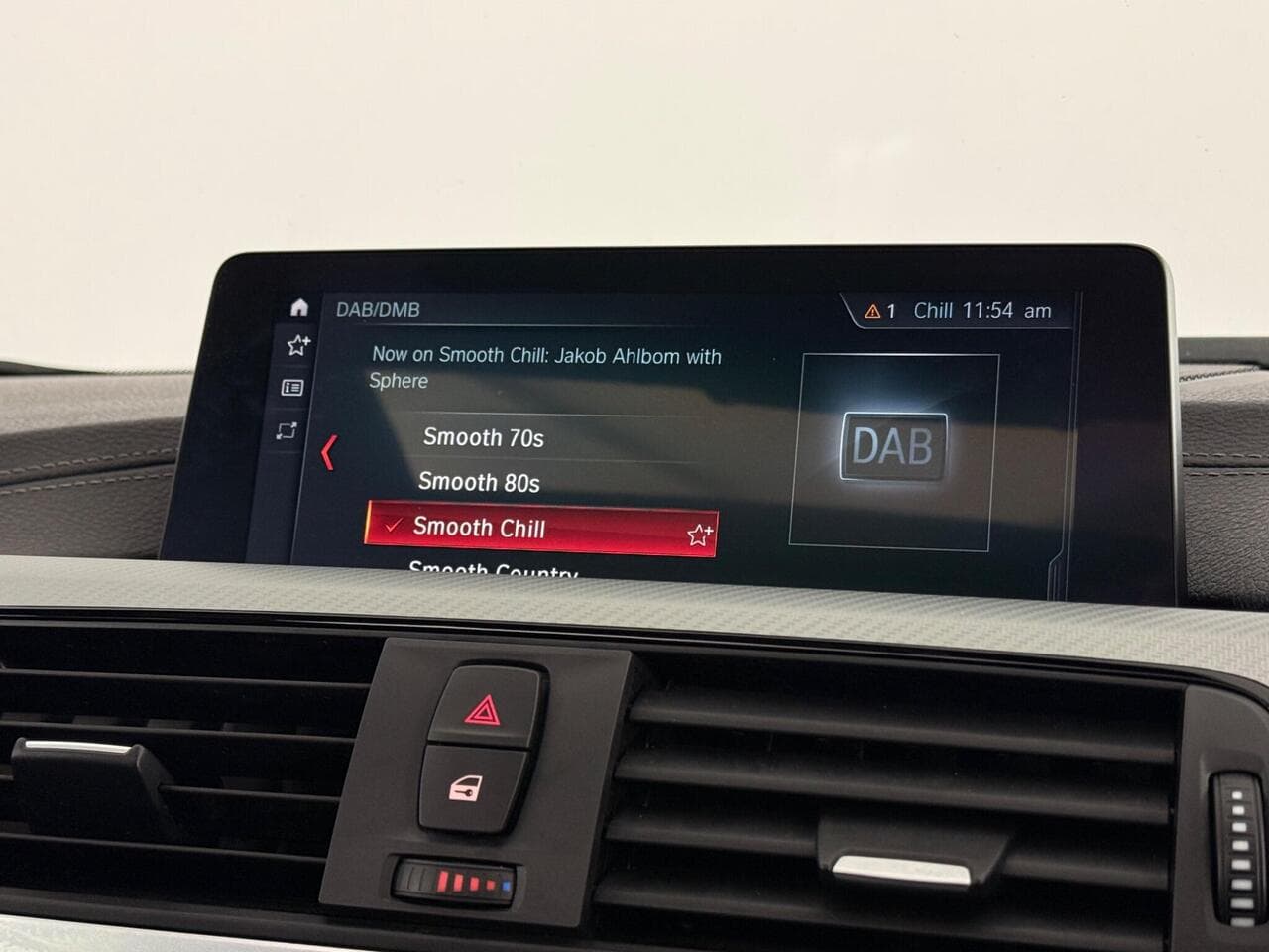 BMW 3 Series thumbnail Infotainment System