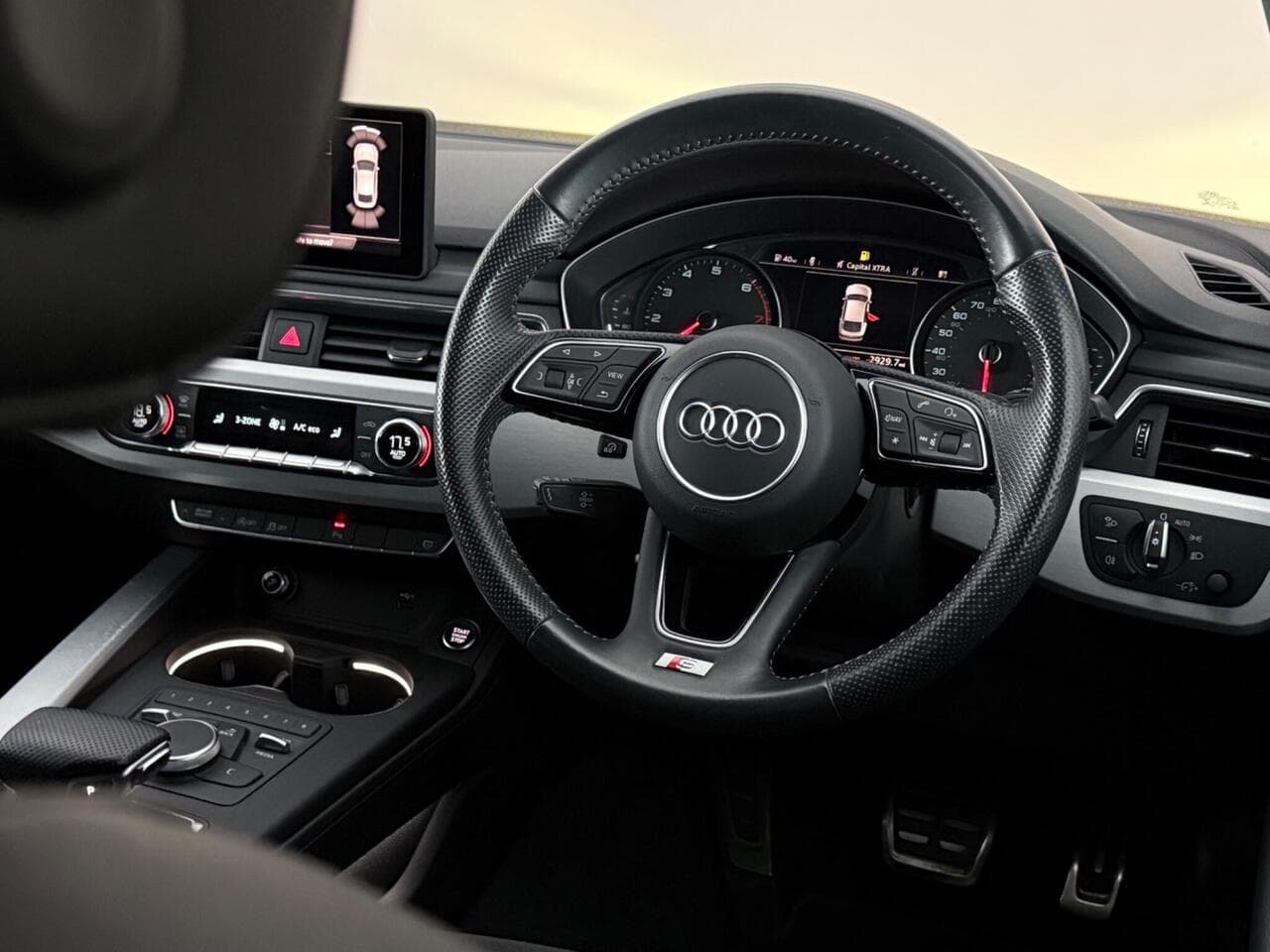 Audi A5 thumbnail Steering Wheel