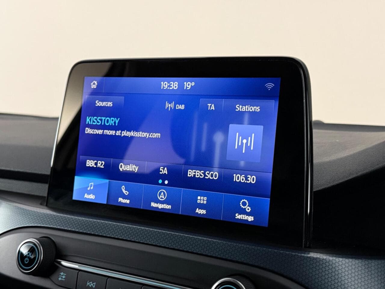 Ford Focus thumbnail Infotainment System