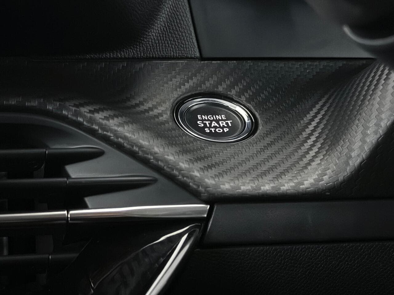 Peugeot 2008 thumbnail Misc Controls