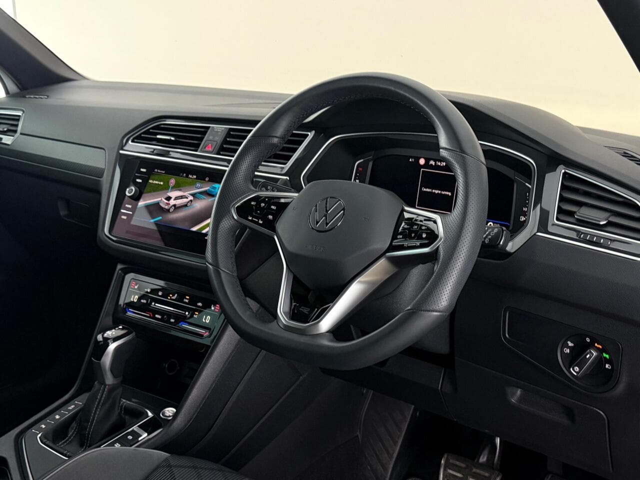 Volkswagen Tiguan - Volkswagen Tiguan 1.5 TSI R-Line DSG Euro 6 (s/s) 5dr
