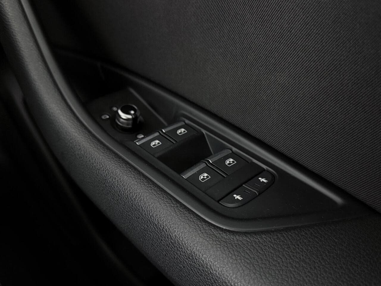 Audi A4 thumbnail Misc Controls