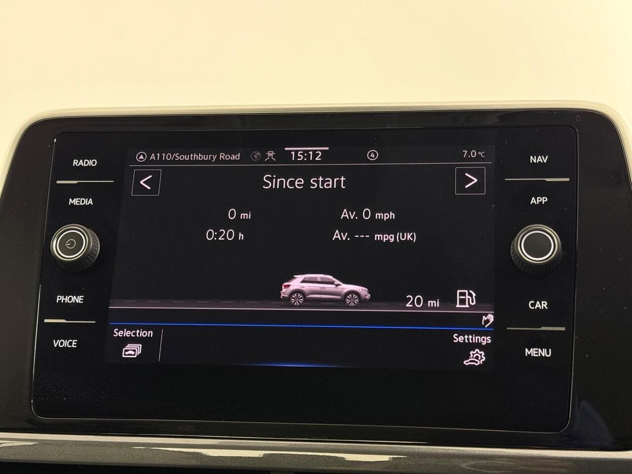 Volkswagen T-Roc thumbnail Infotainment System