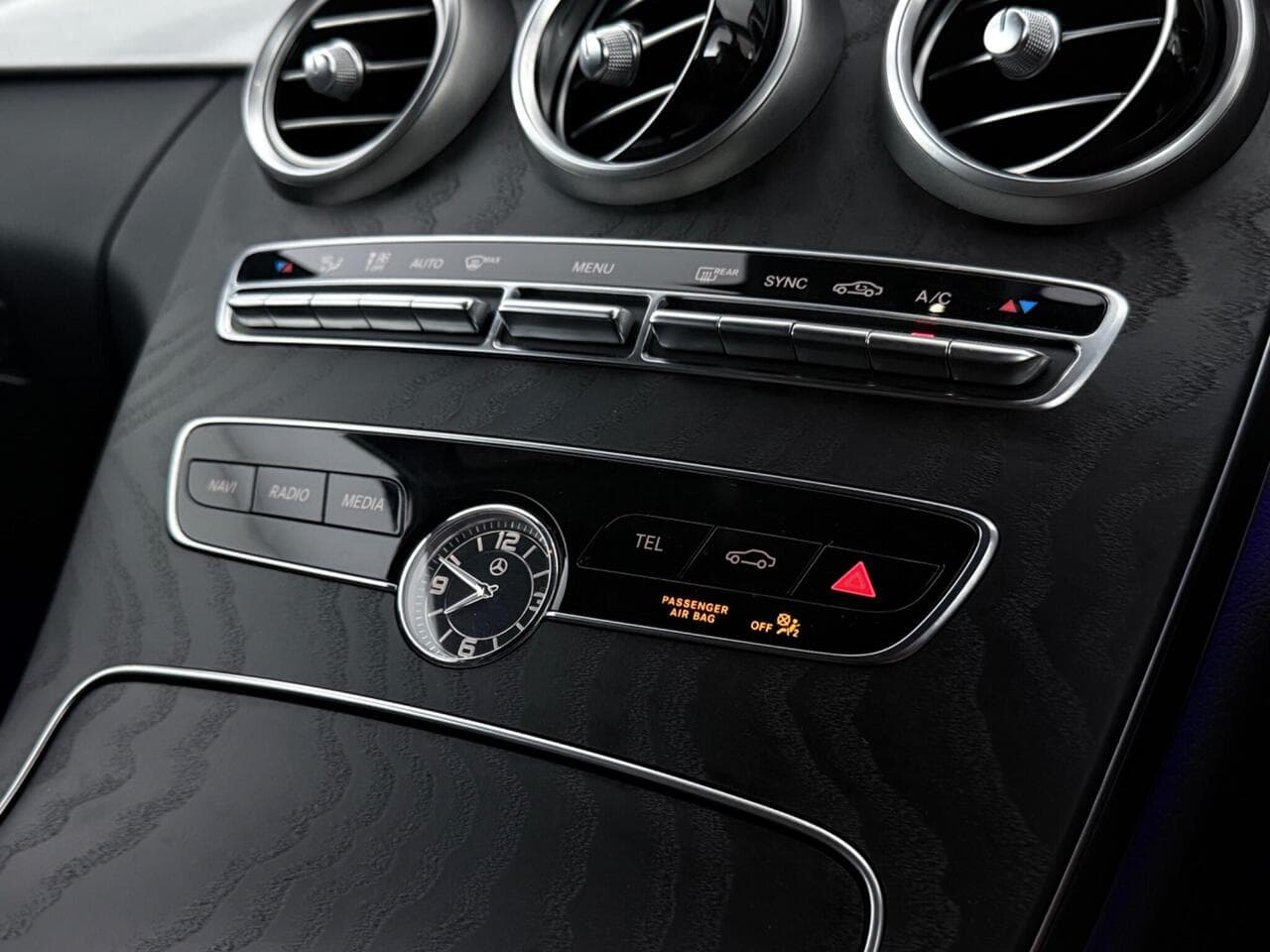 Mercedes-Benz C Class thumbnail Interior Front