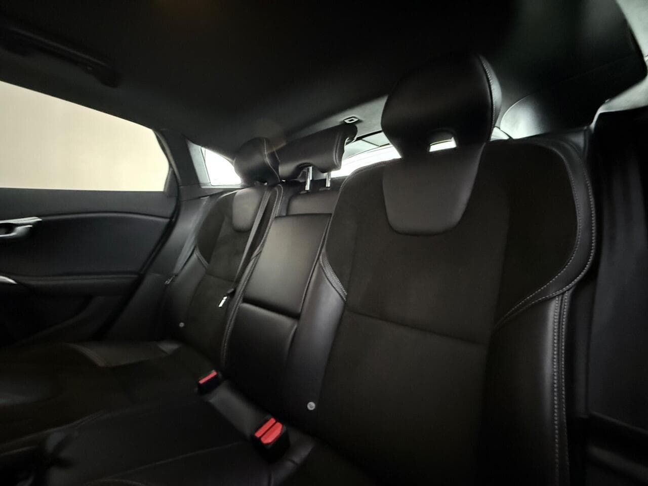 Volvo V40 thumbnail Seats Rear