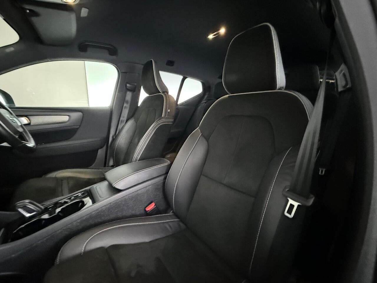 Volvo XC40 thumbnail Seat Front Passenger