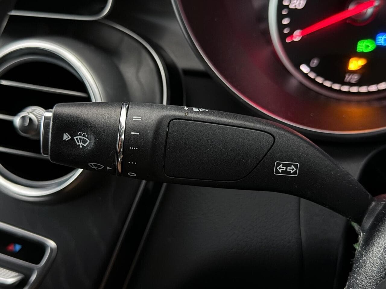 Mercedes-Benz C Class thumbnail Misc Controls