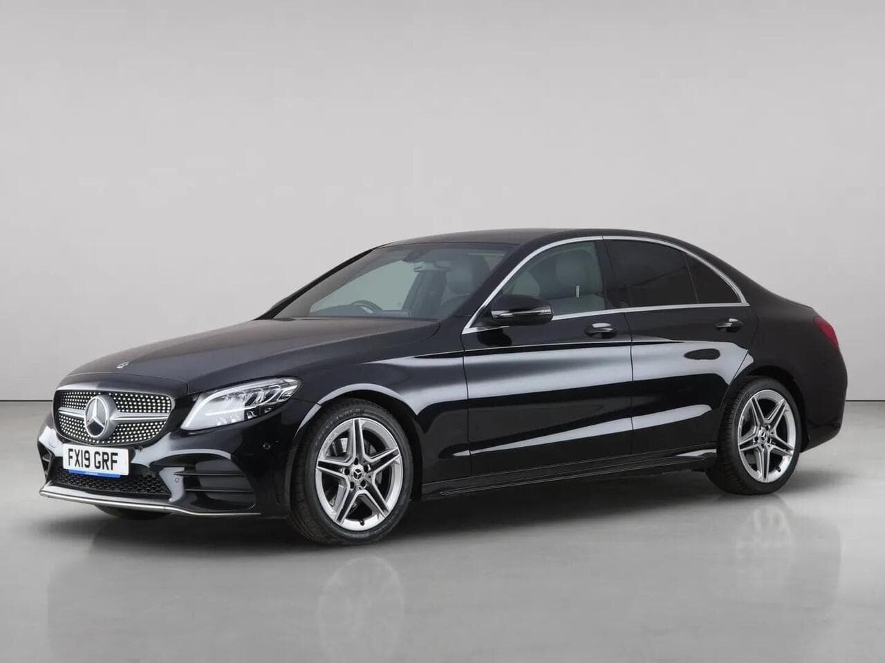 Mercedes-Benz C Class thumbnail Front Left