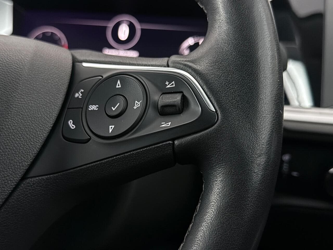 Vauxhall Grandland thumbnail Misc Controls
