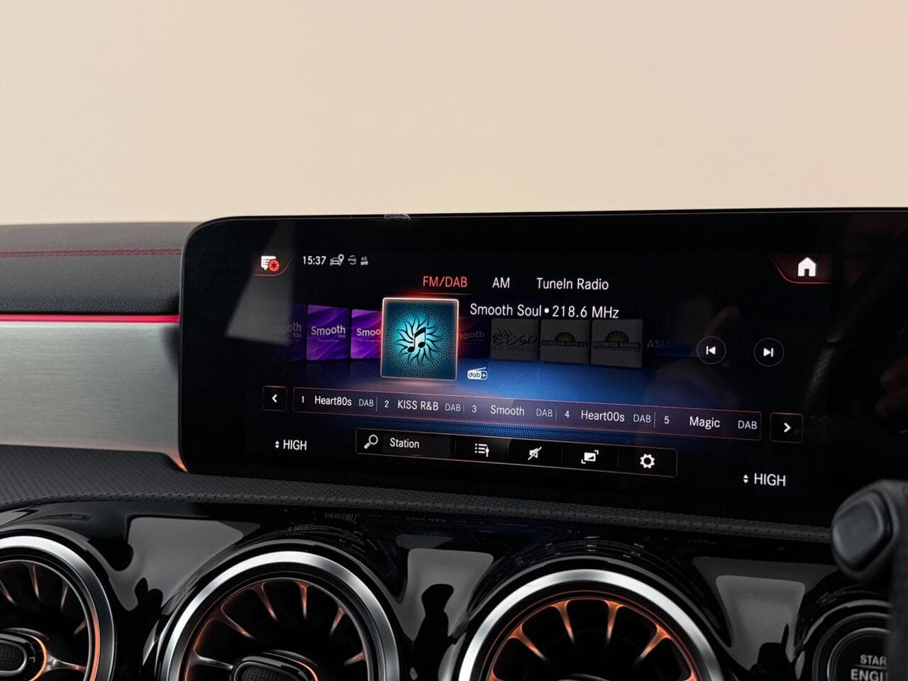 Mercedes-Benz CLA thumbnail Infotainment System