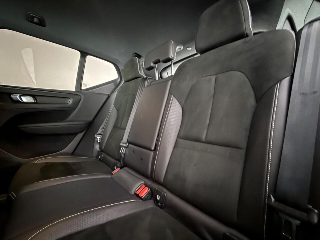 Volvo XC40 thumbnail Seats Rear