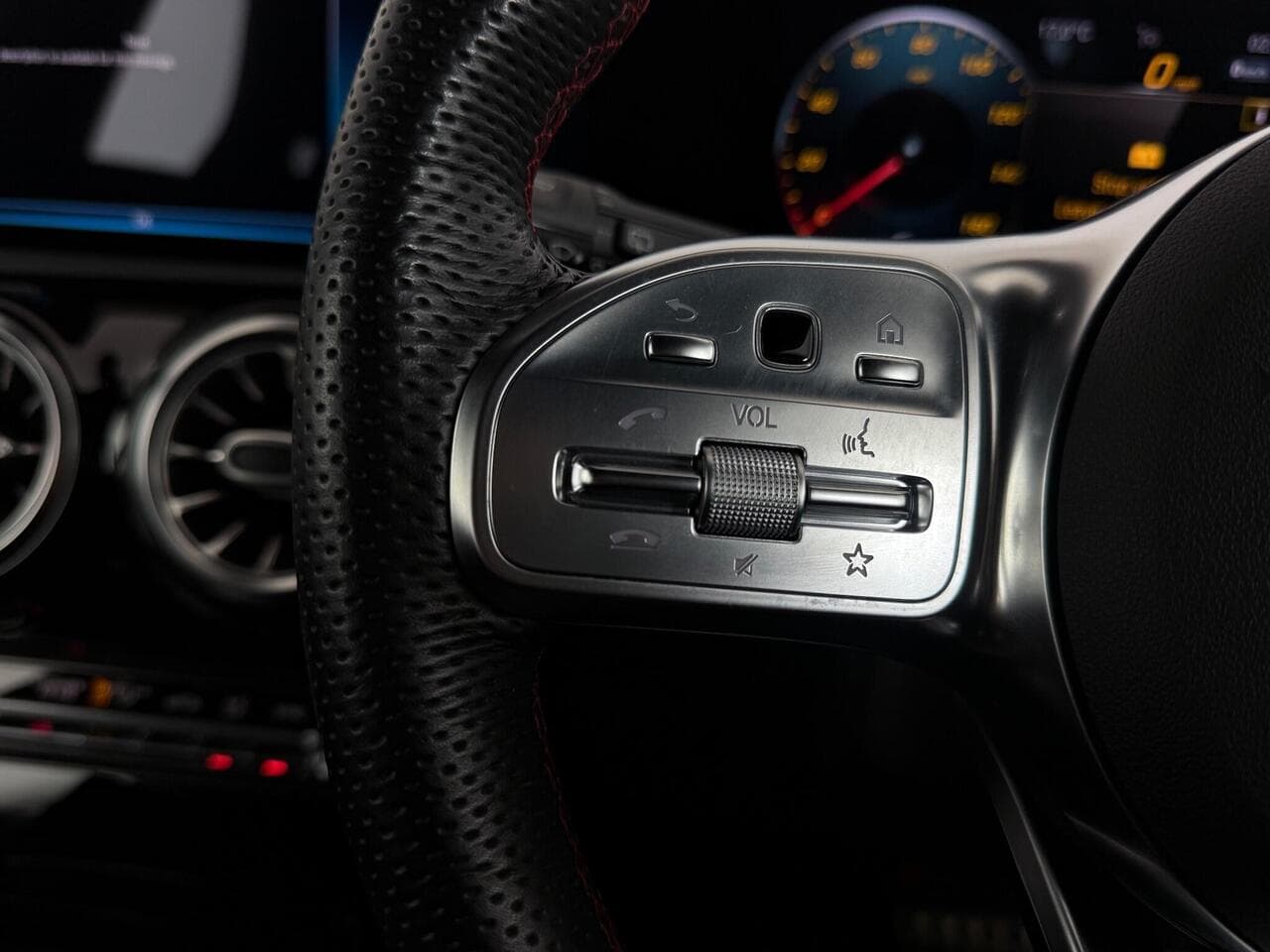 Mercedes-Benz A Class thumbnail Misc Controls