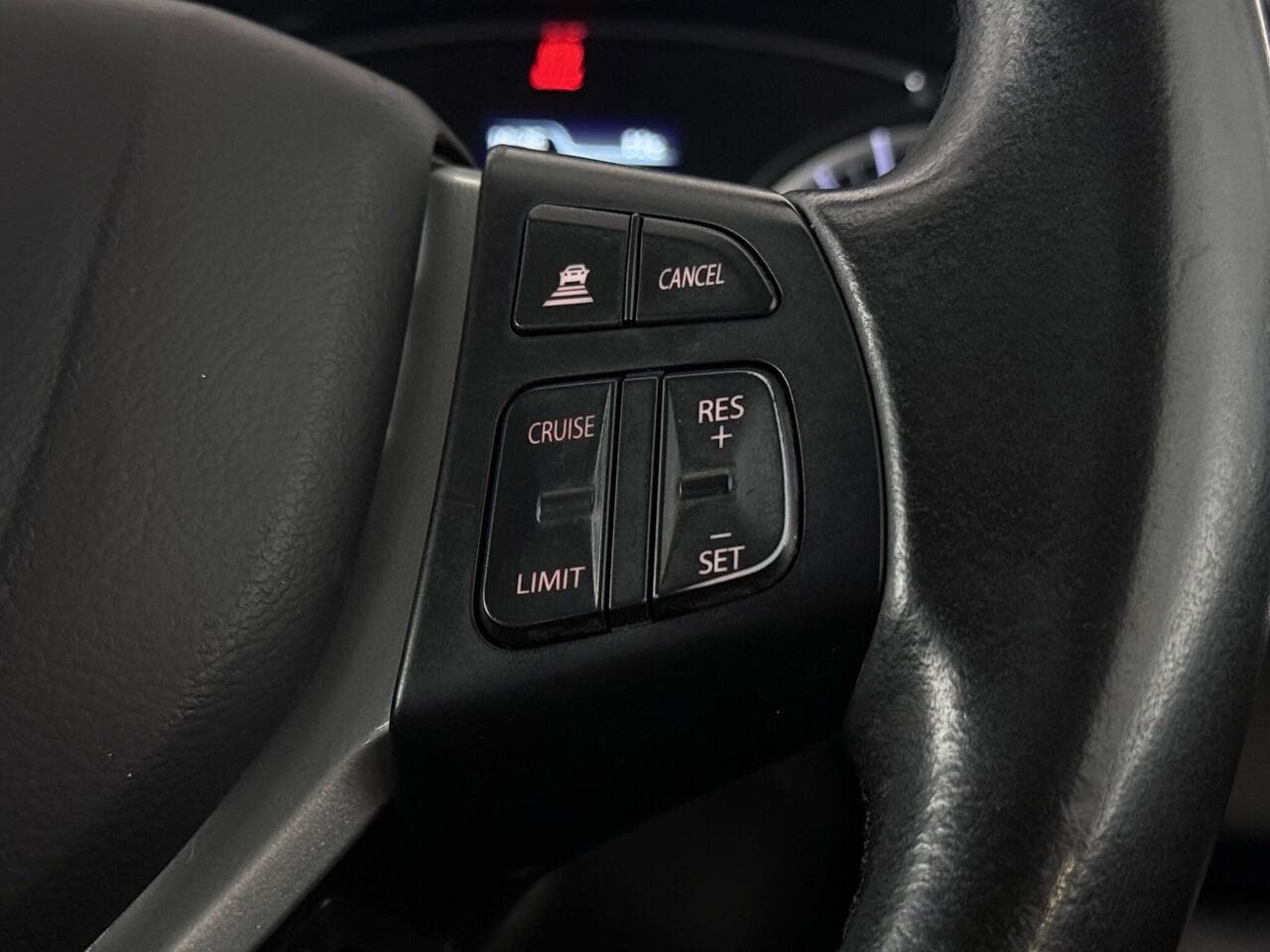 Suzuki S-Cross thumbnail Misc Controls