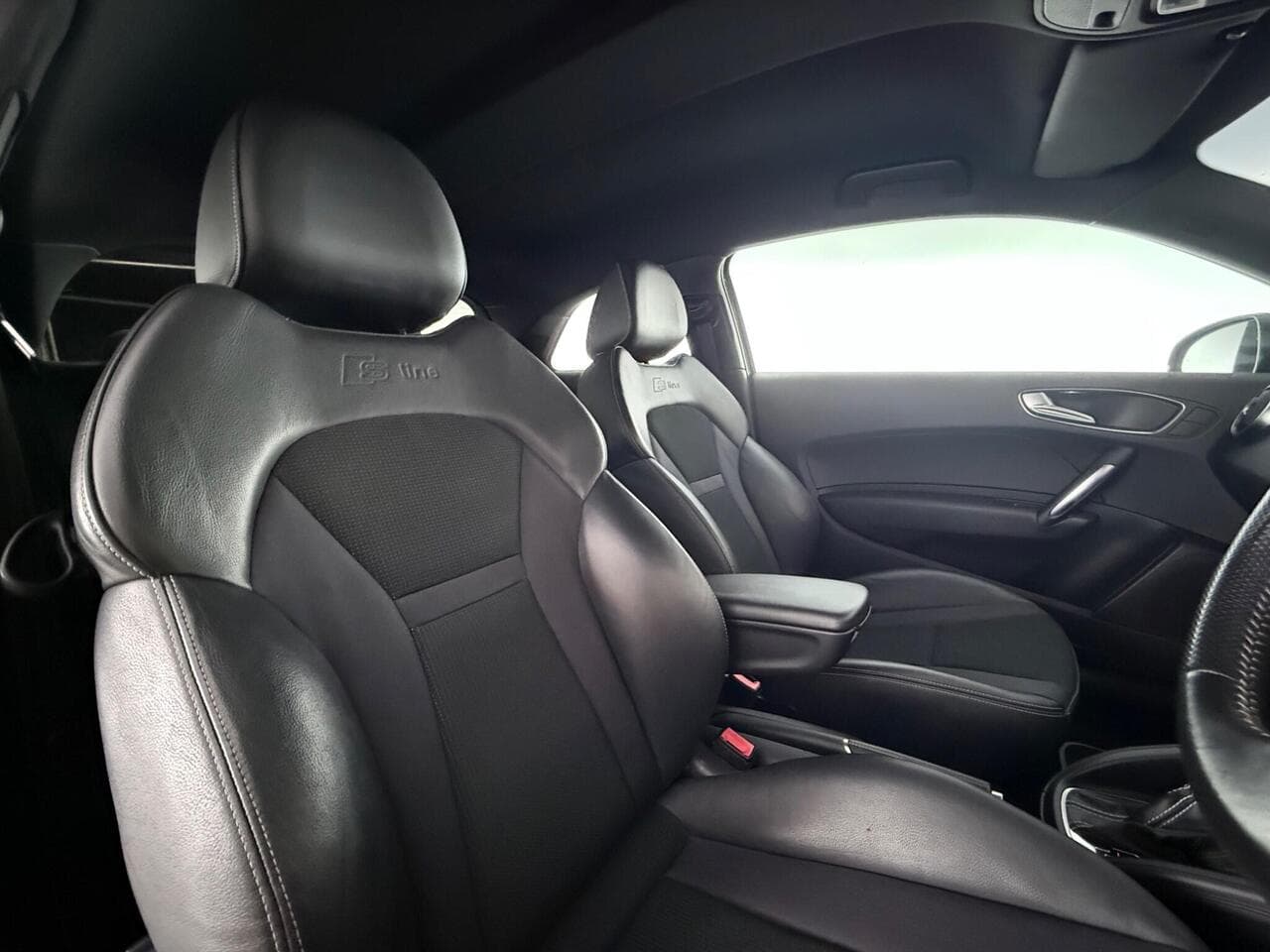 Audi A1 thumbnail Seat Driver