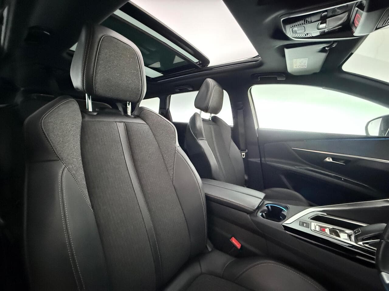 Peugeot 5008 thumbnail Seat Driver