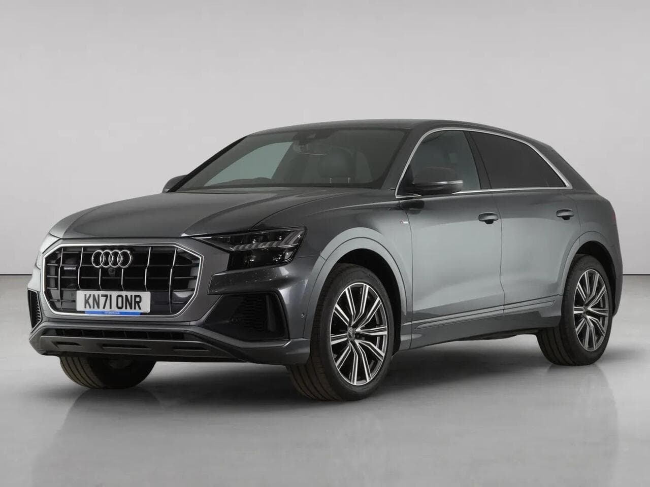 Audi Q8 thumbnail Front Left