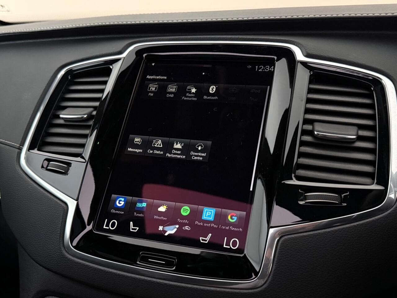 Volvo XC90 thumbnail Infotainment System