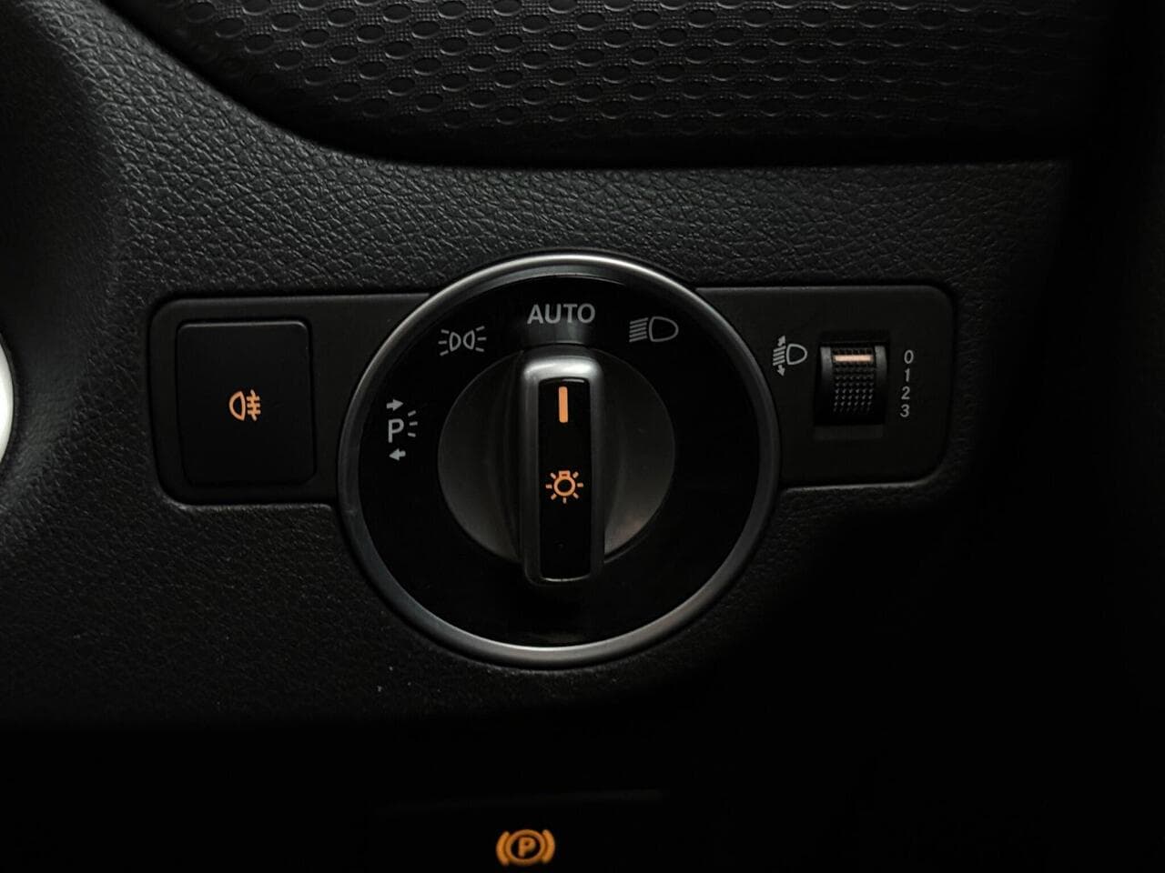 Mercedes-Benz A Class thumbnail Misc Controls
