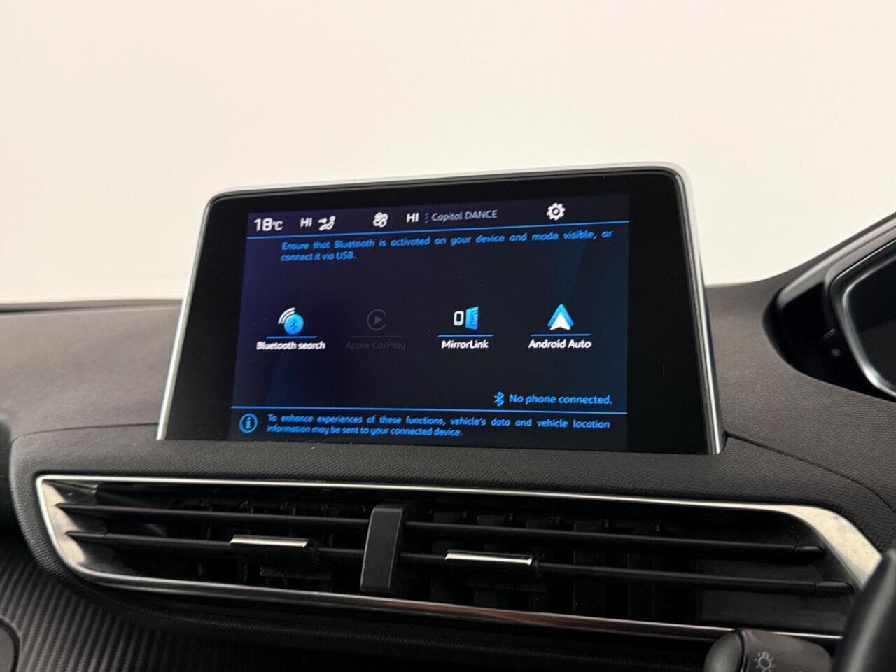 Peugeot 5008 thumbnail Infotainment System