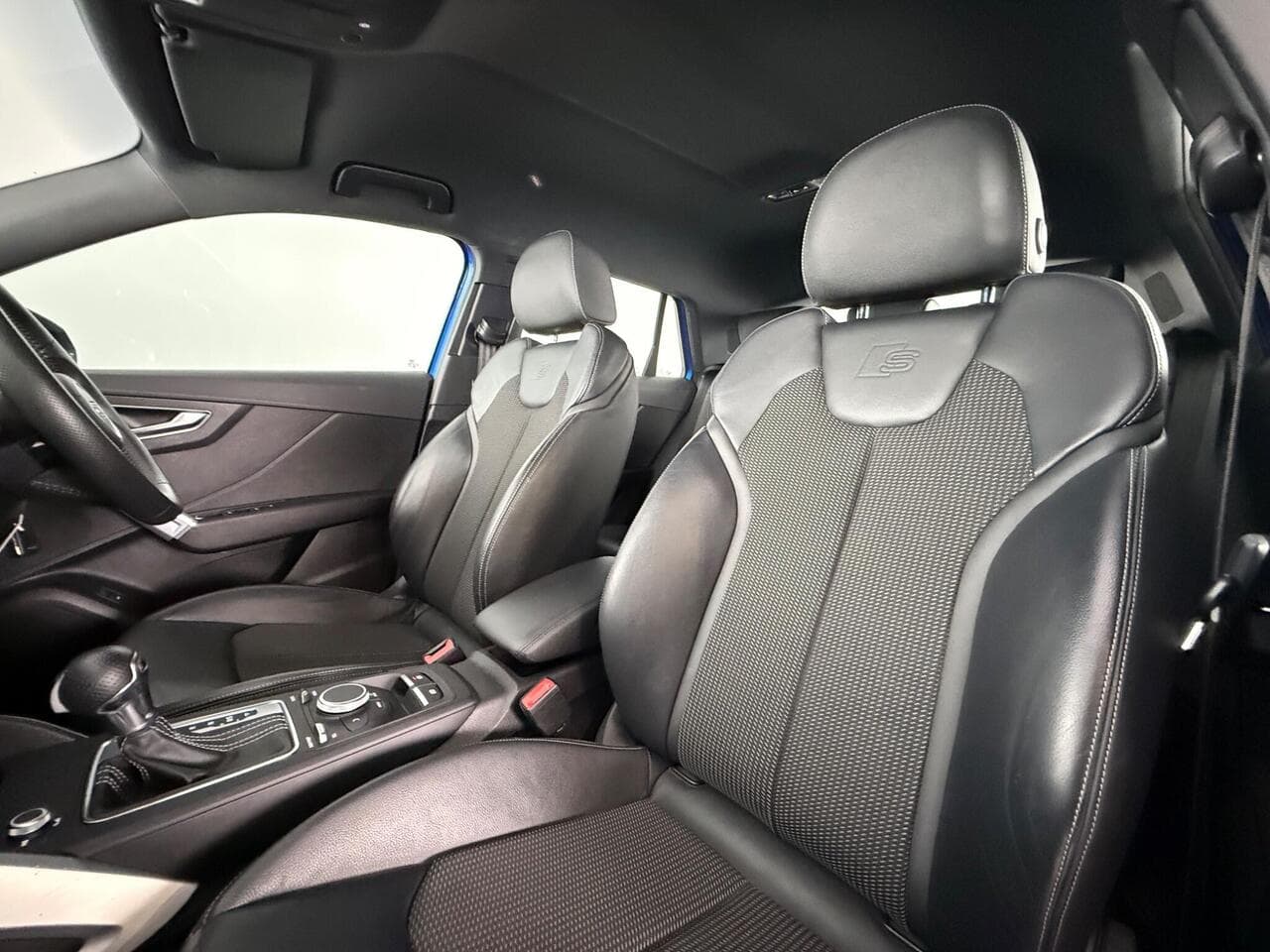 Audi Q2 thumbnail Seat Front Passenger