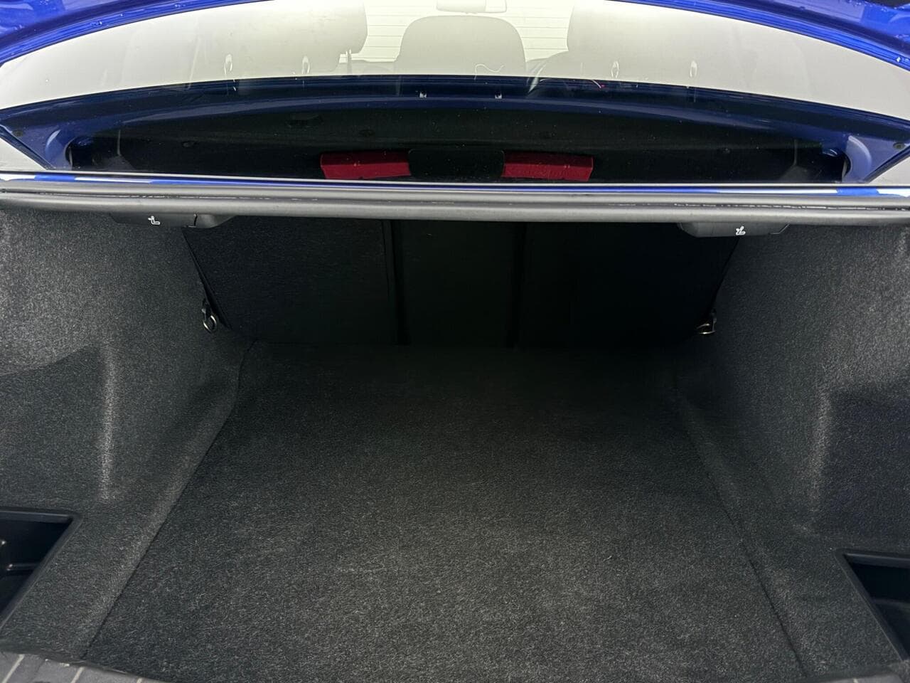 BMW 3 Series thumbnail Boot
