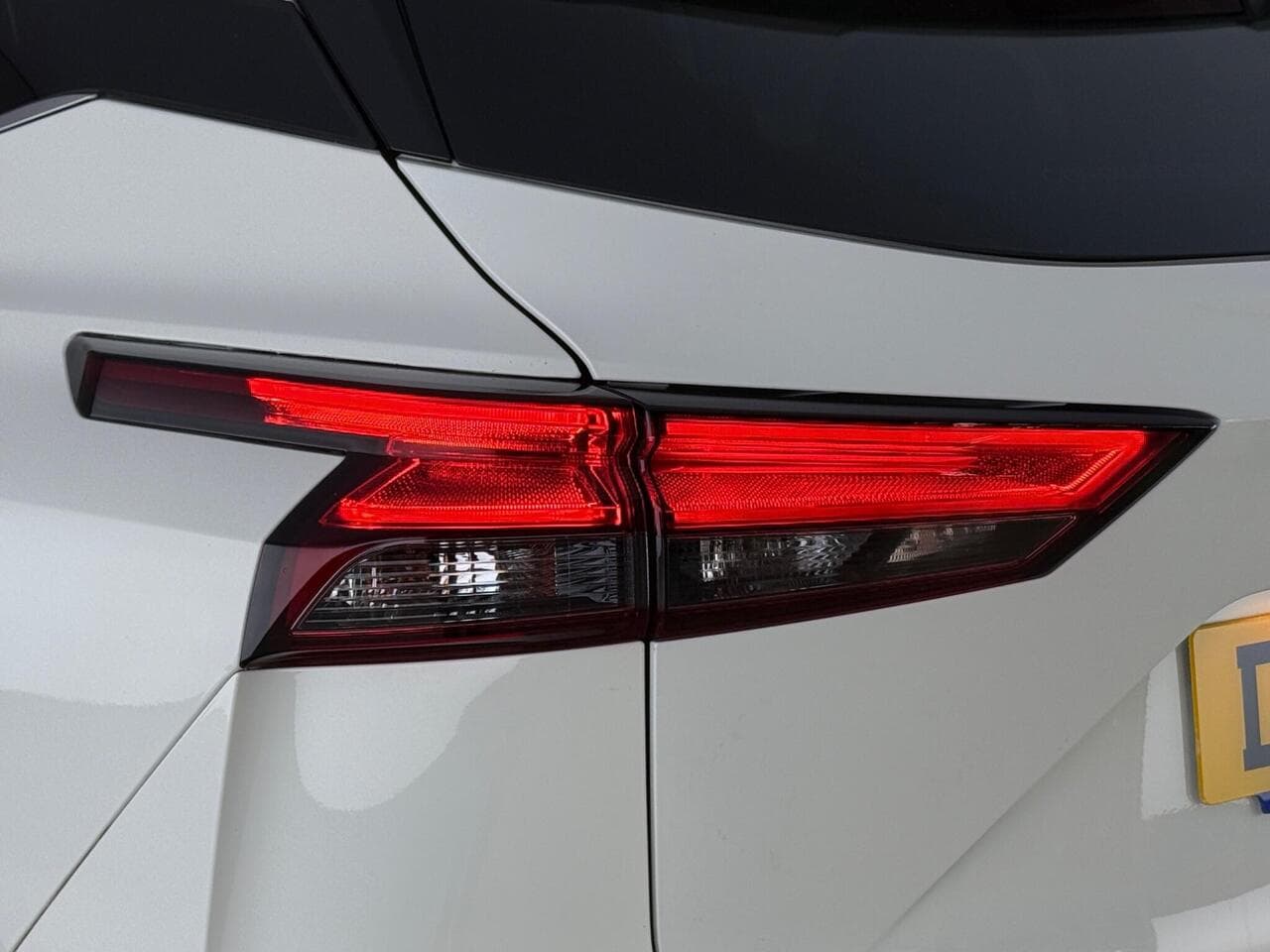 Nissan Qashqai thumbnail Lights Rear