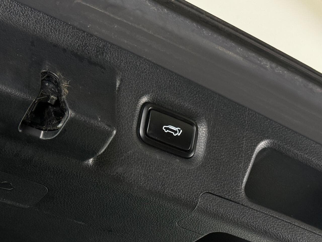 Hyundai Santa Fe thumbnail Misc Controls