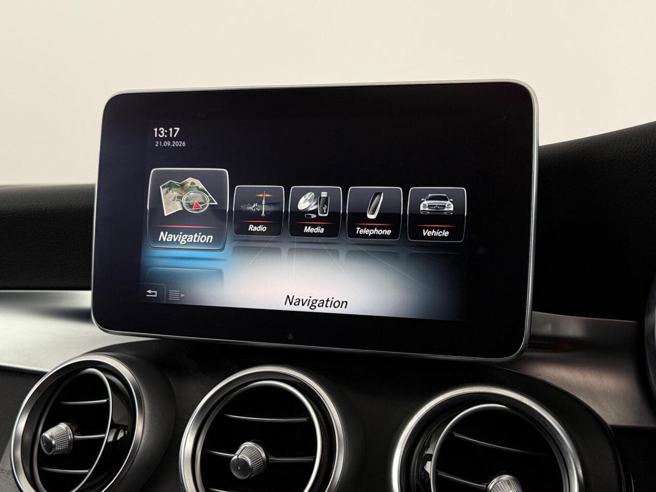 Mercedes-Benz C Class thumbnail Infotainment System