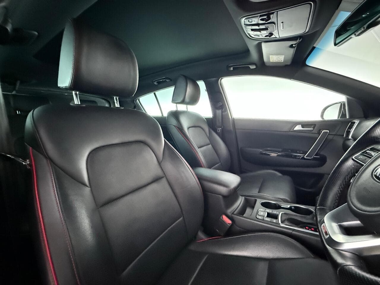 Kia Sportage thumbnail Seat Driver