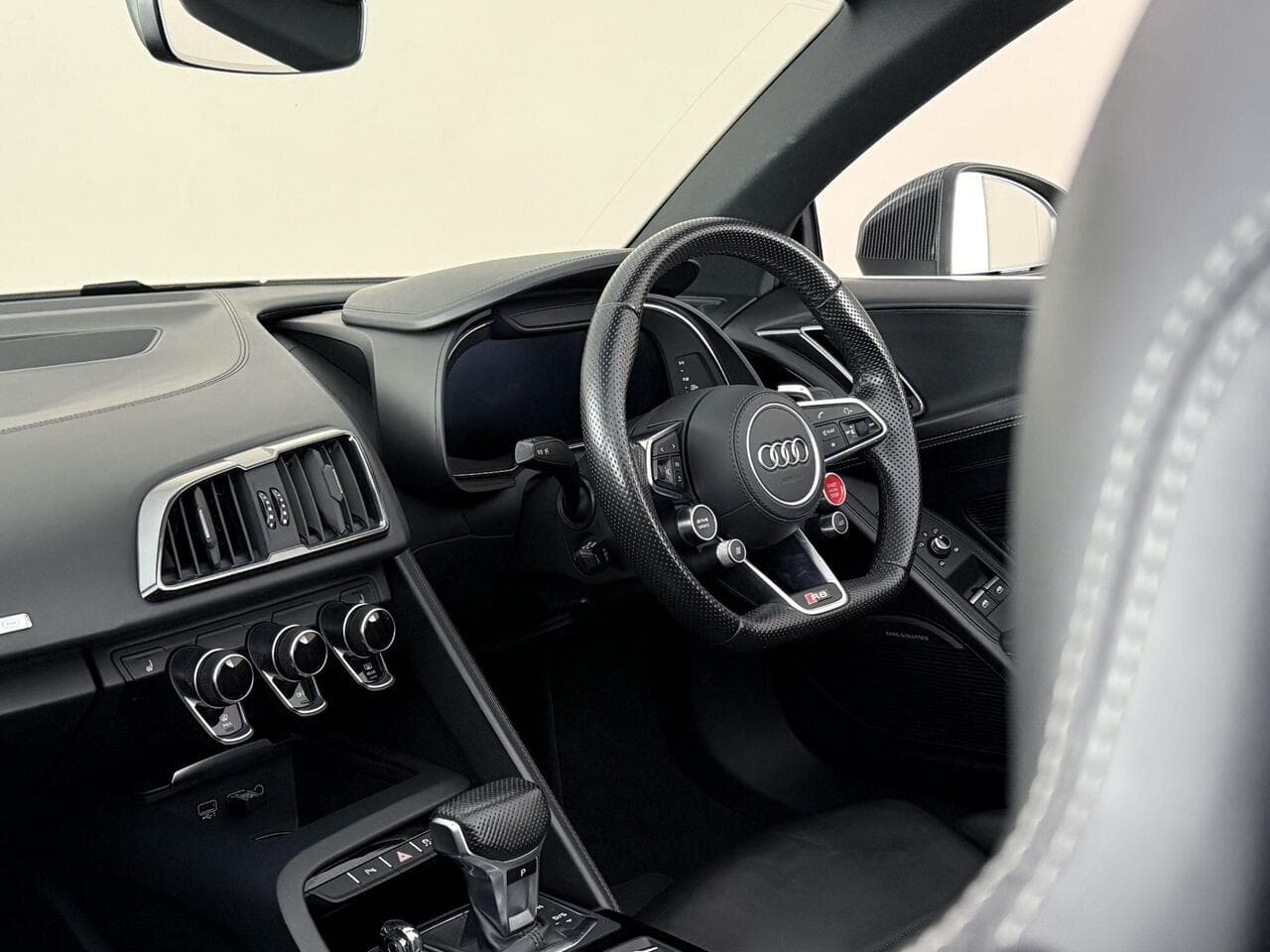 Audi R8 thumbnail Interior Front