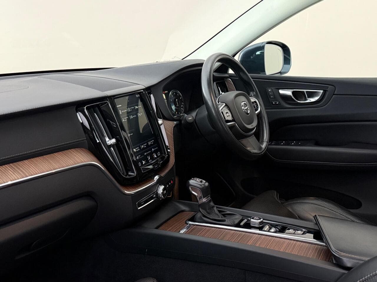Volvo XC60 thumbnail Interior Front