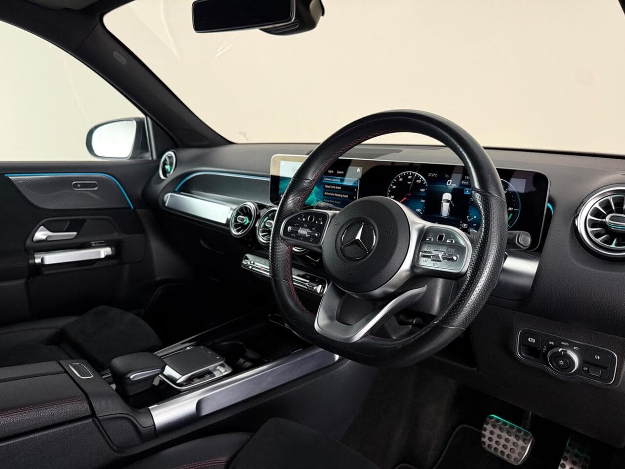 Mercedes-Benz GLB thumbnail Interior Front