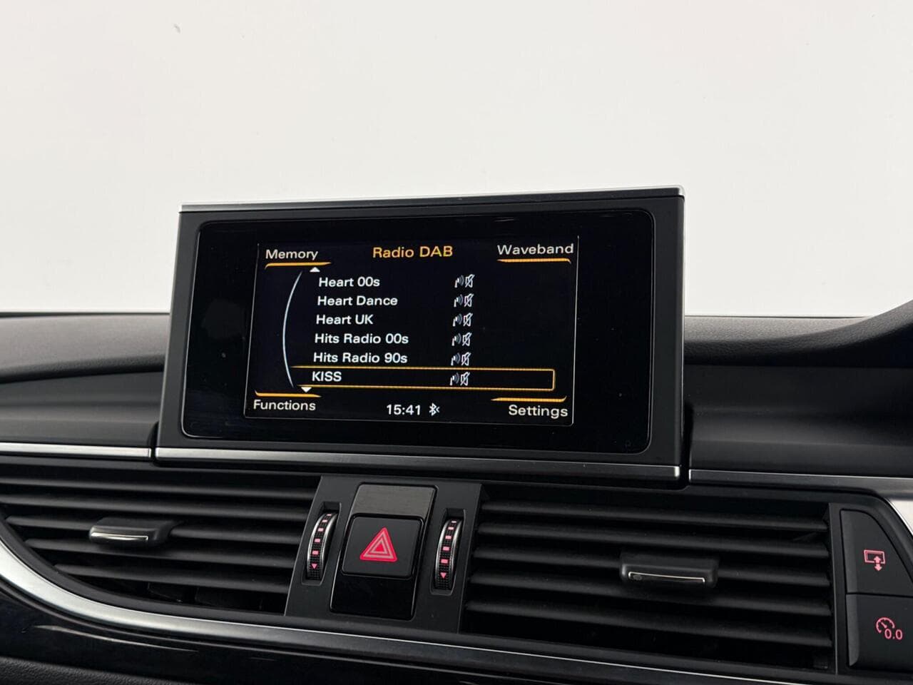 Audi A6 Avant thumbnail Infotainment System