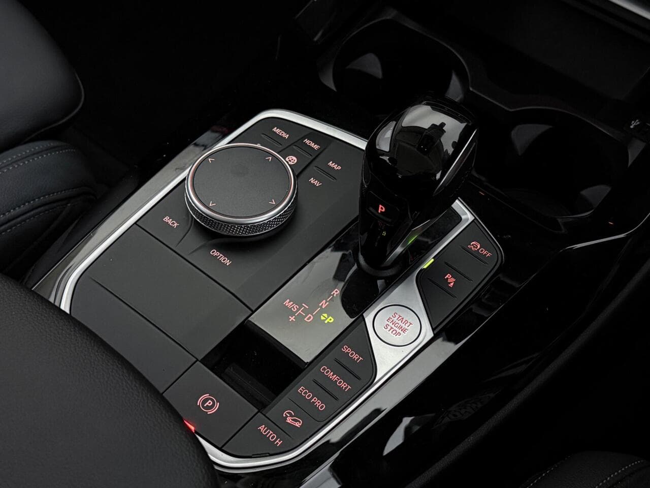 BMW X3 thumbnail Interior Front