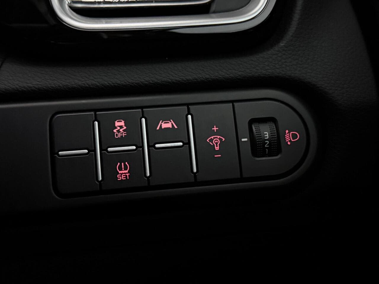 Kia XCeed thumbnail Misc Controls