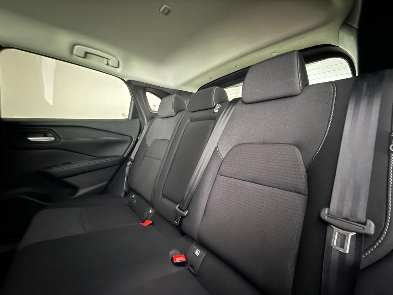 Nissan Qashqai thumbnail Seats Rear