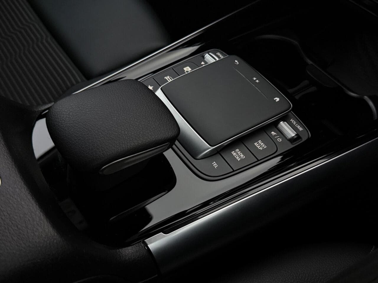 Mercedes-Benz B Class thumbnail Misc Controls
